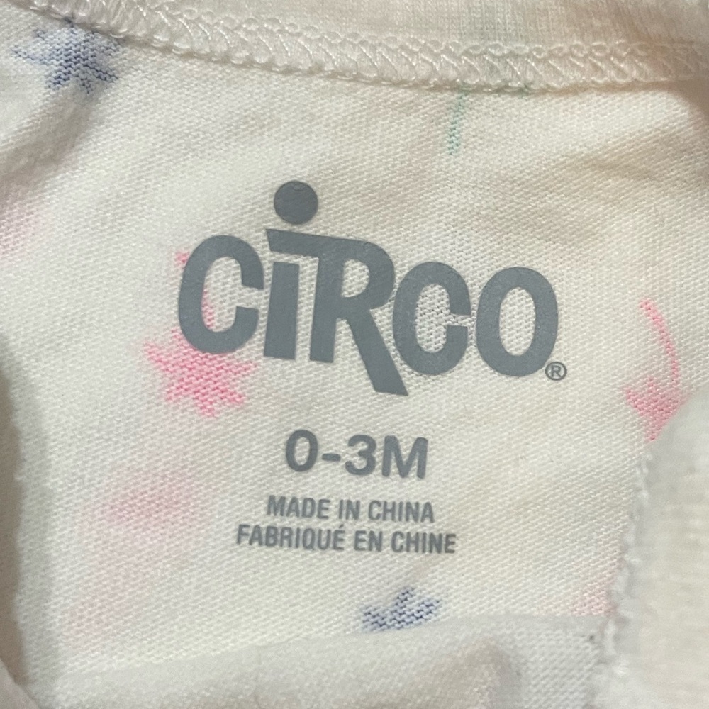 🌼4/$25🌼 Baby 0-3 month onesie and pants bundle - Picture 3 of 4